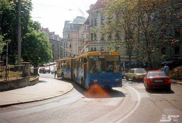 Kliknut�m okno zav�ete