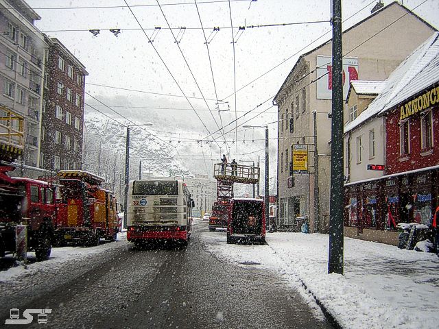 Kliknut�m okno zav�ete